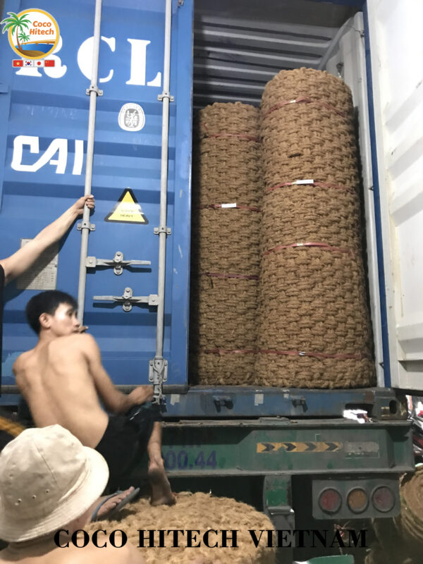 베트남 남부 코로나 확산 - 야자매트 공급망 파괴